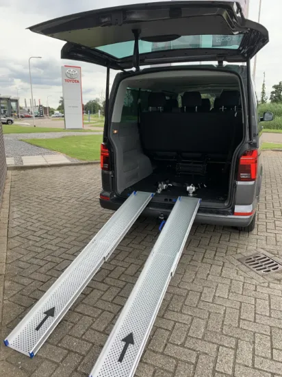 Afbeeldingen van VW Caravelle Rolstoelbus (verlengd)